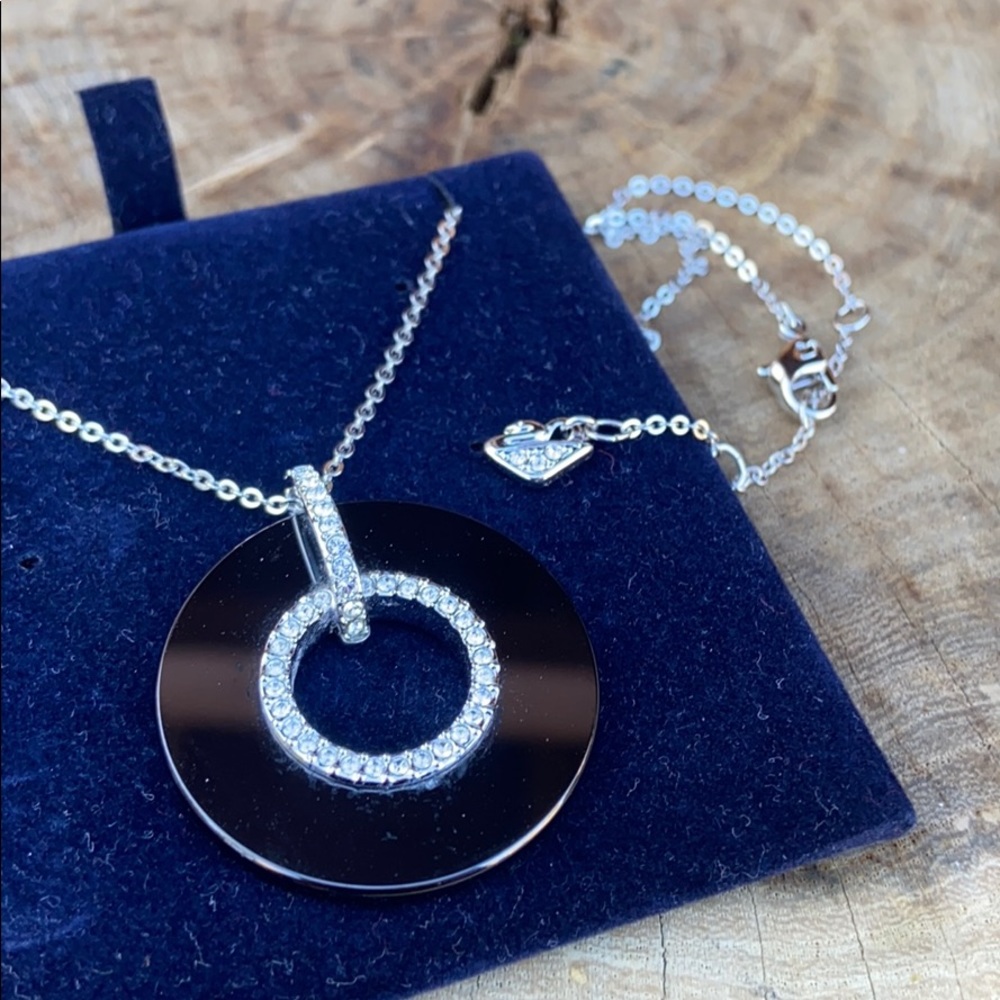 ✨Swarovski Crystal Round Pendant Necklace✨